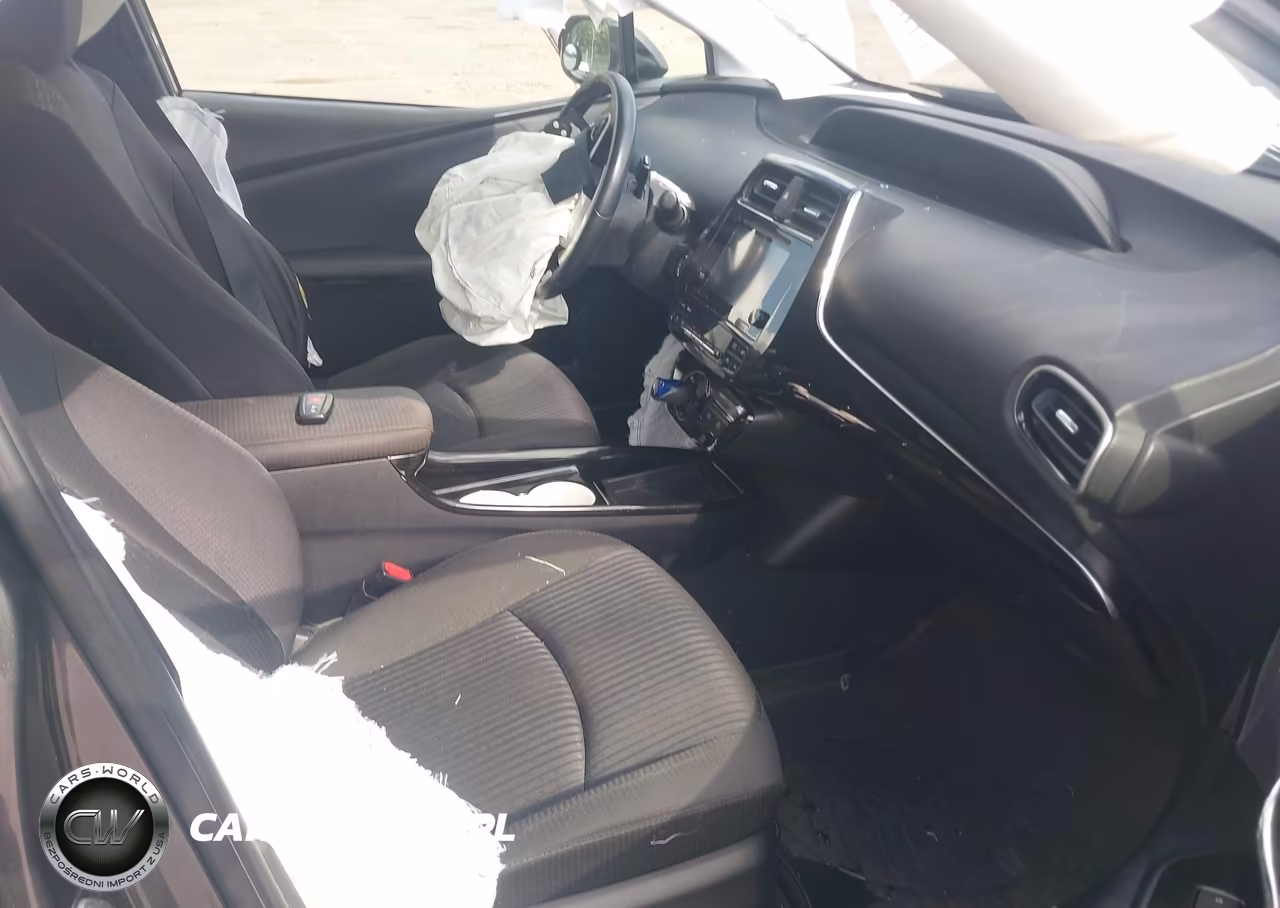2016 Toyota Prius Three VIN:JTDKARFU4G3517444 - 5