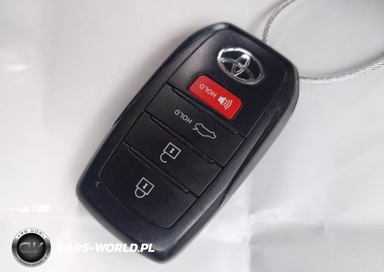 2025 Toyota Camry Le VIN:4T1DAACK3SU579946 - 11