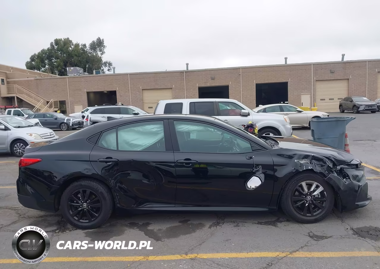 2025 Toyota Camry Le VIN:4T1DAACK3SU579946 - 13