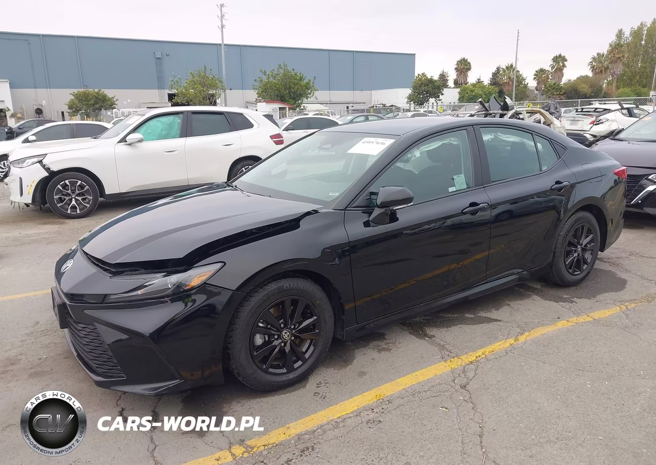 2025 Toyota Camry Le VIN:4T1DAACK3SU579946 - 2