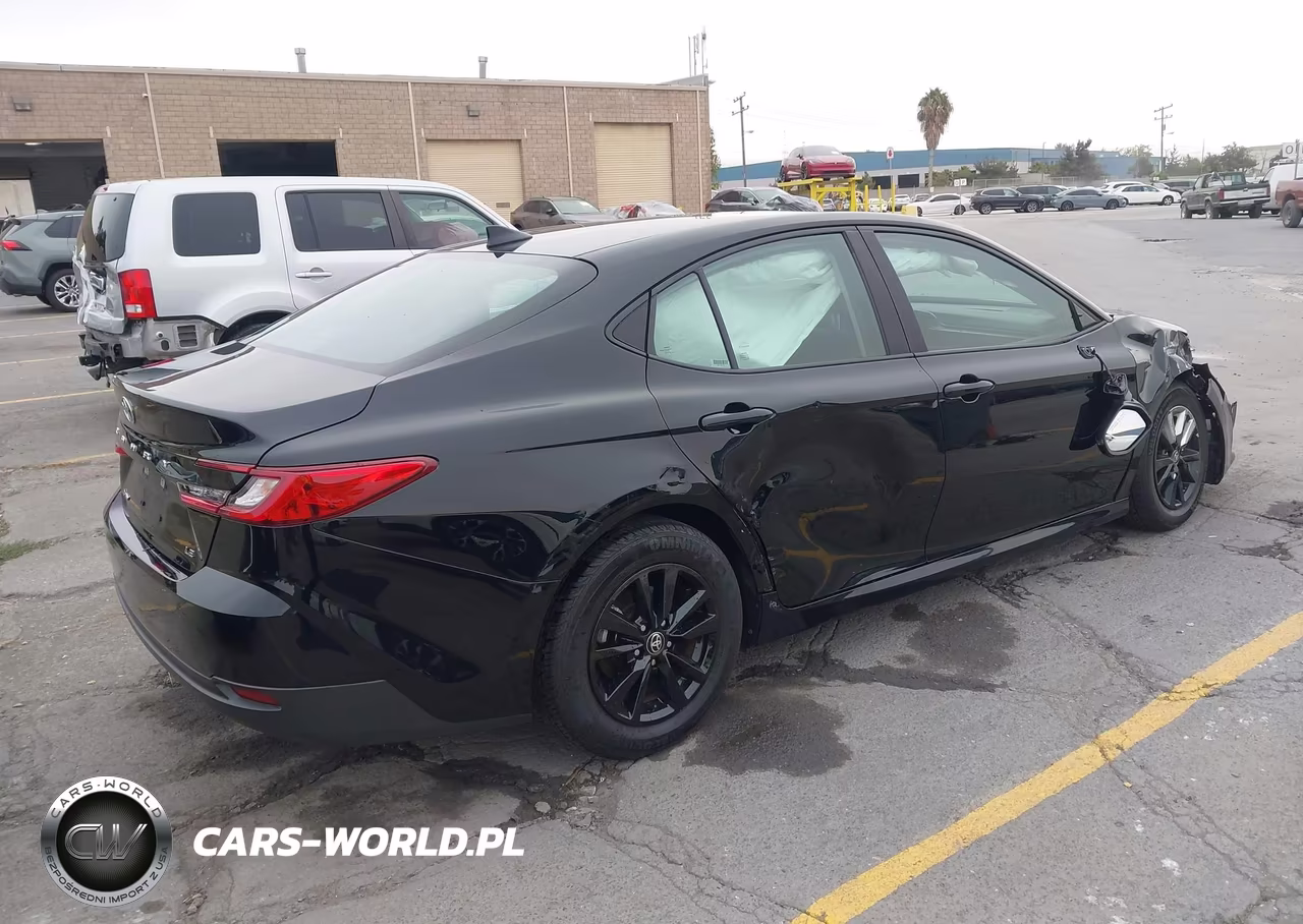 2025 Toyota Camry Le VIN:4T1DAACK3SU579946 - 4