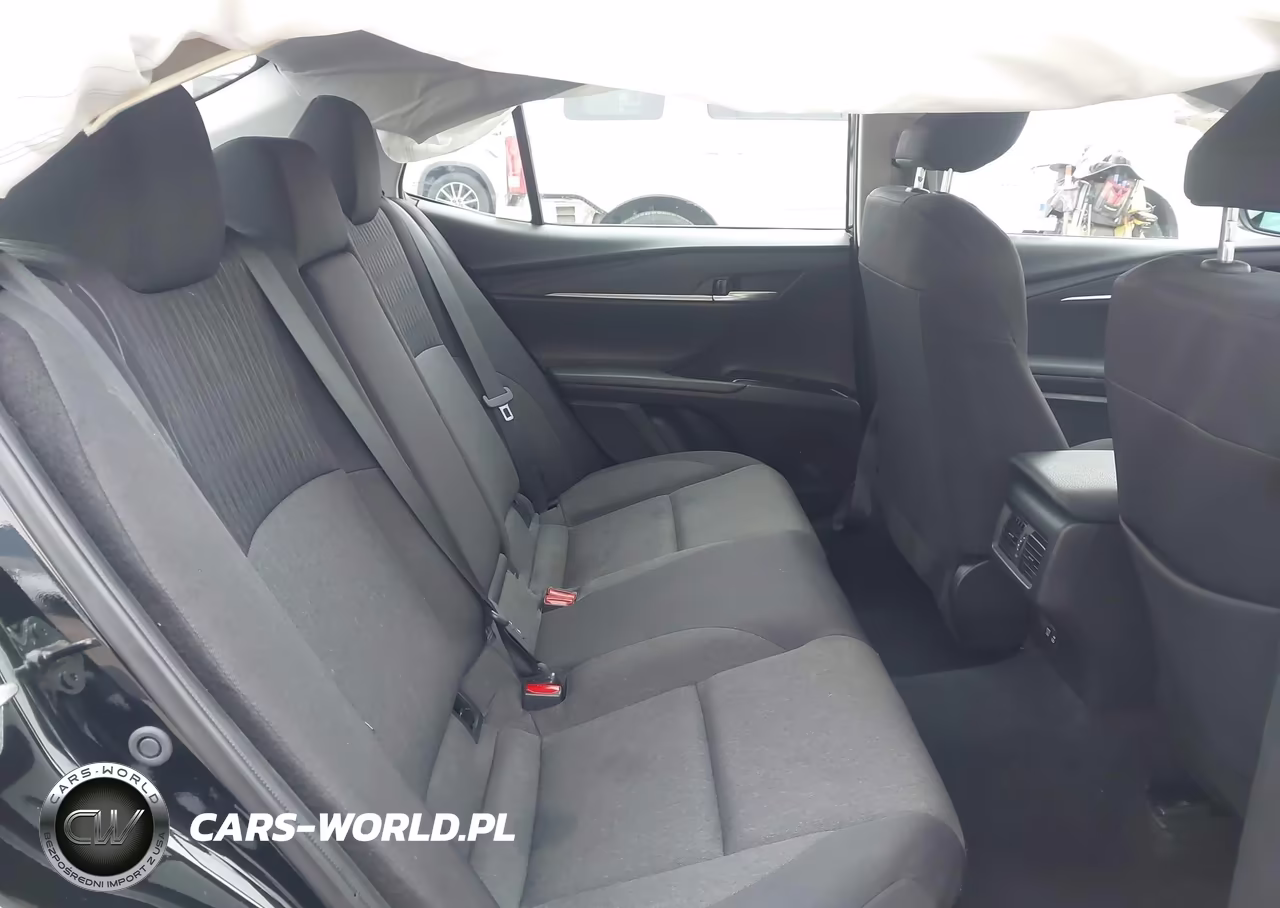 2025 Toyota Camry Le VIN:4T1DAACK3SU579946 - 8