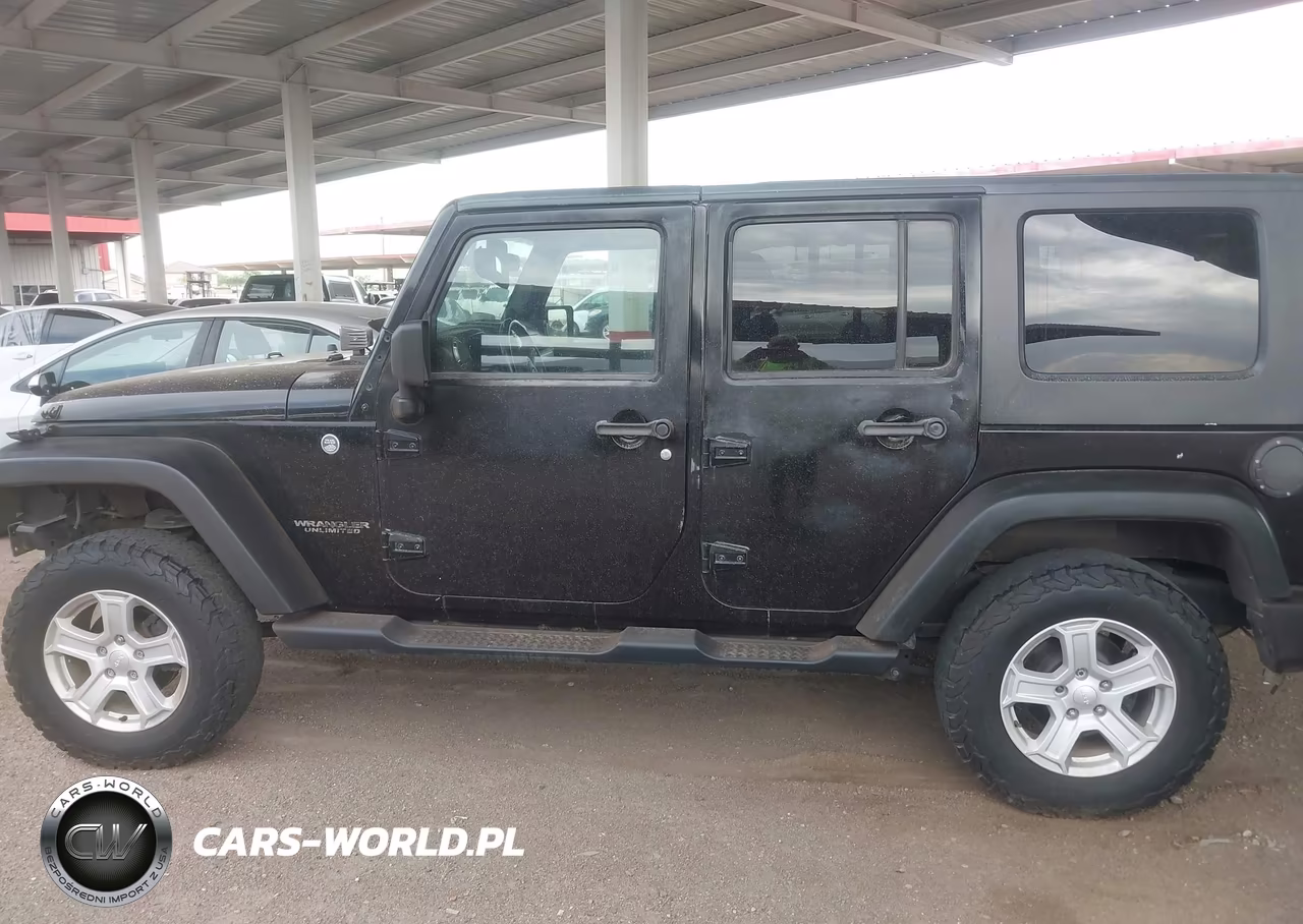 2011 Jeep Wrangler Unlimited Rubicon VIN:1J4BA6H12BL527328 - 14