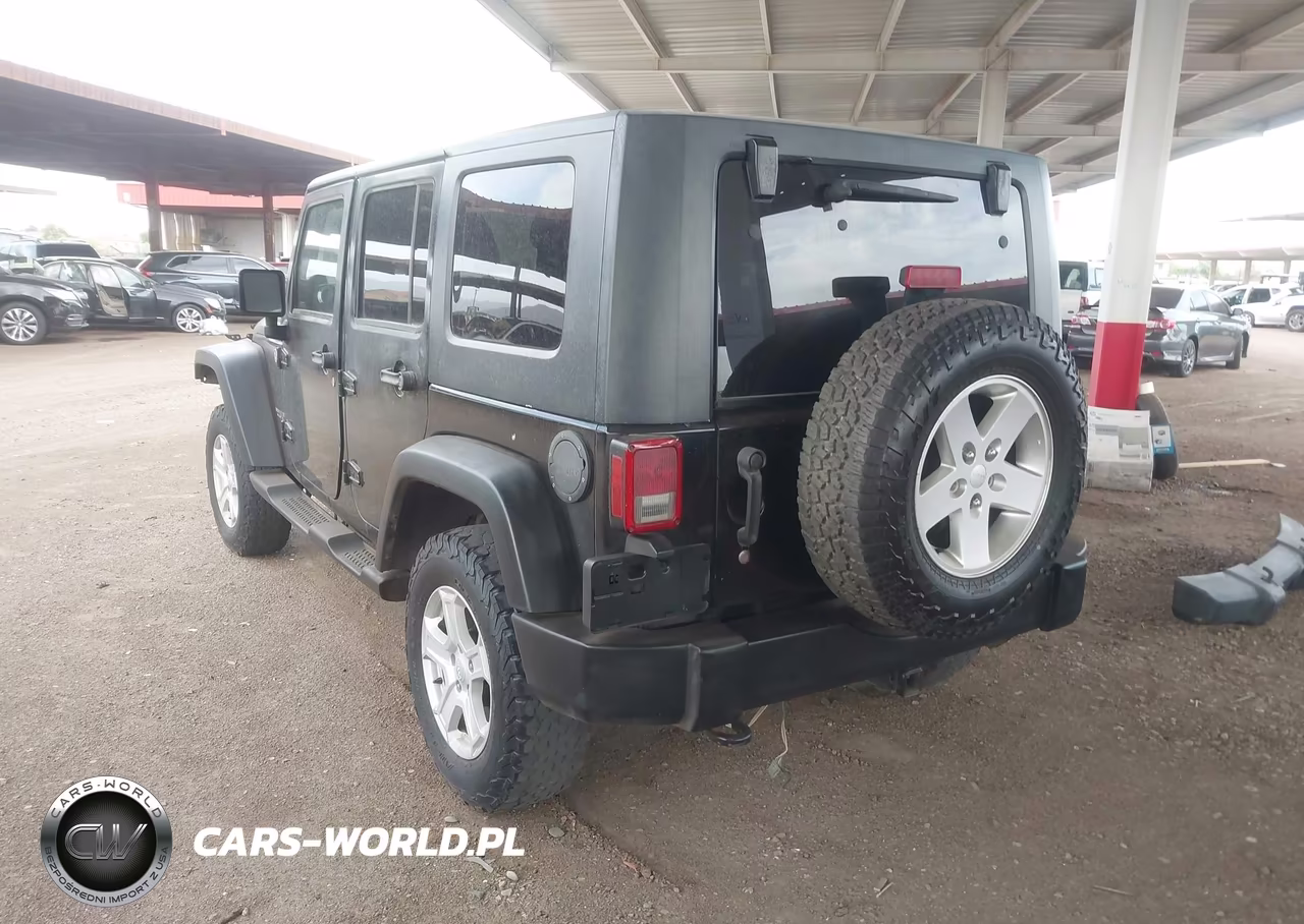 2011 Jeep Wrangler Unlimited Rubicon VIN:1J4BA6H12BL527328 - 3