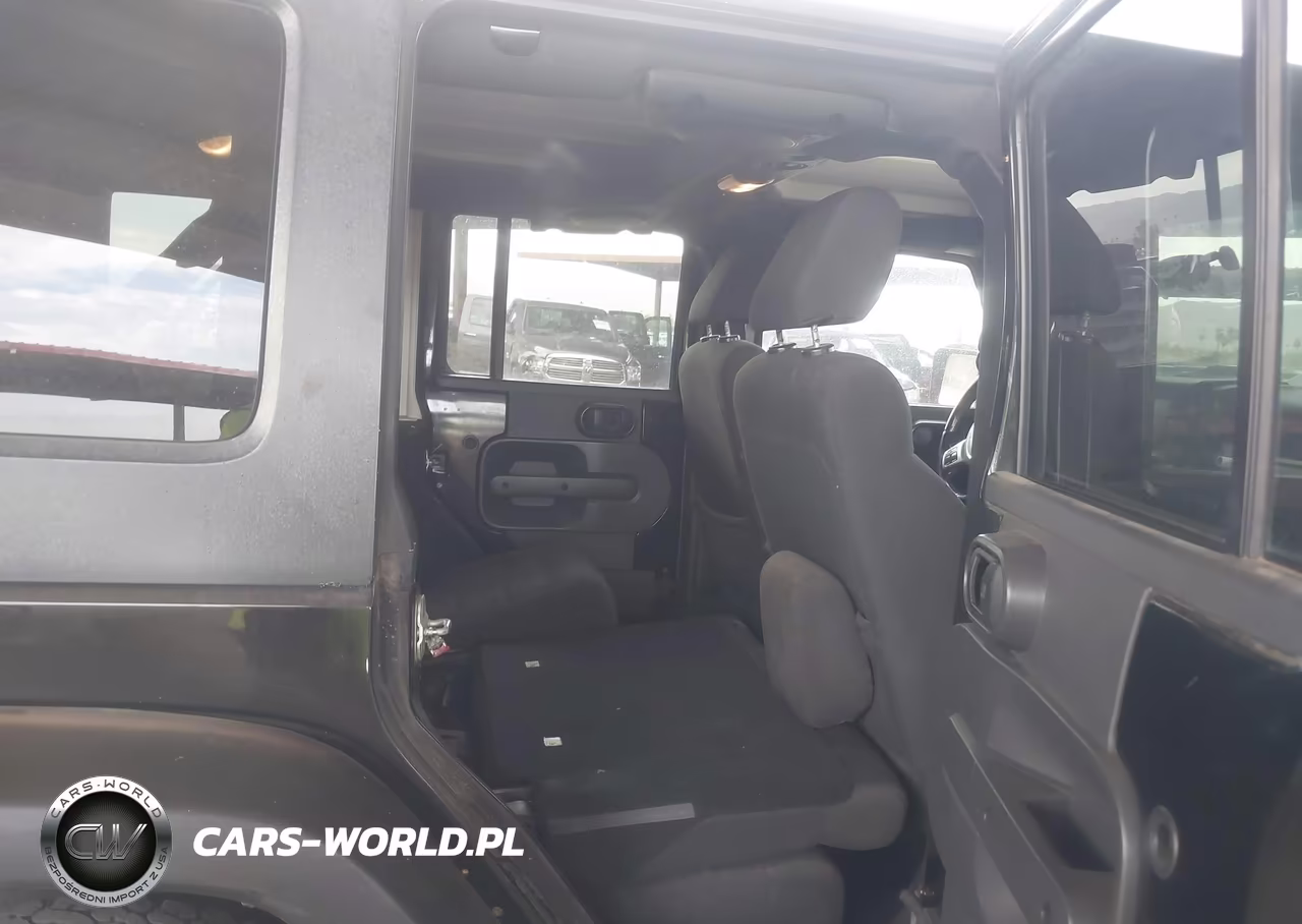 2011 Jeep Wrangler Unlimited Rubicon VIN:1J4BA6H12BL527328 - 8