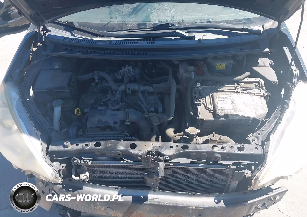 2013 Toyota Prius C Two VIN:JTDKDTB35D1056098 - 10