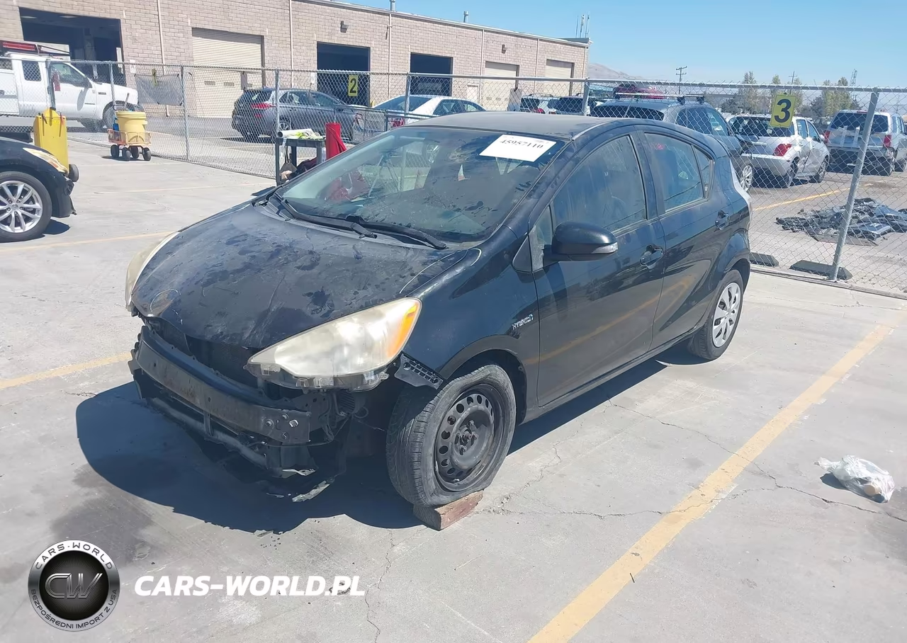 2013 Toyota Prius C Two VIN:JTDKDTB35D1056098 - 2