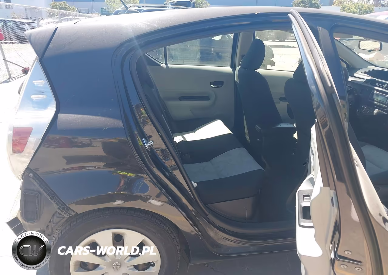 2013 Toyota Prius C Two VIN:JTDKDTB35D1056098 - 8