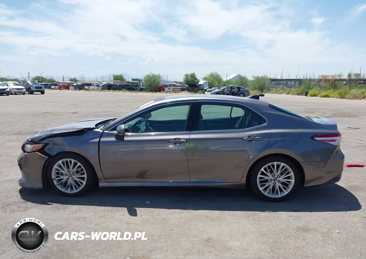 2018 Toyota Camry Xle VIN:4T1B11HK1JU014884 - 14