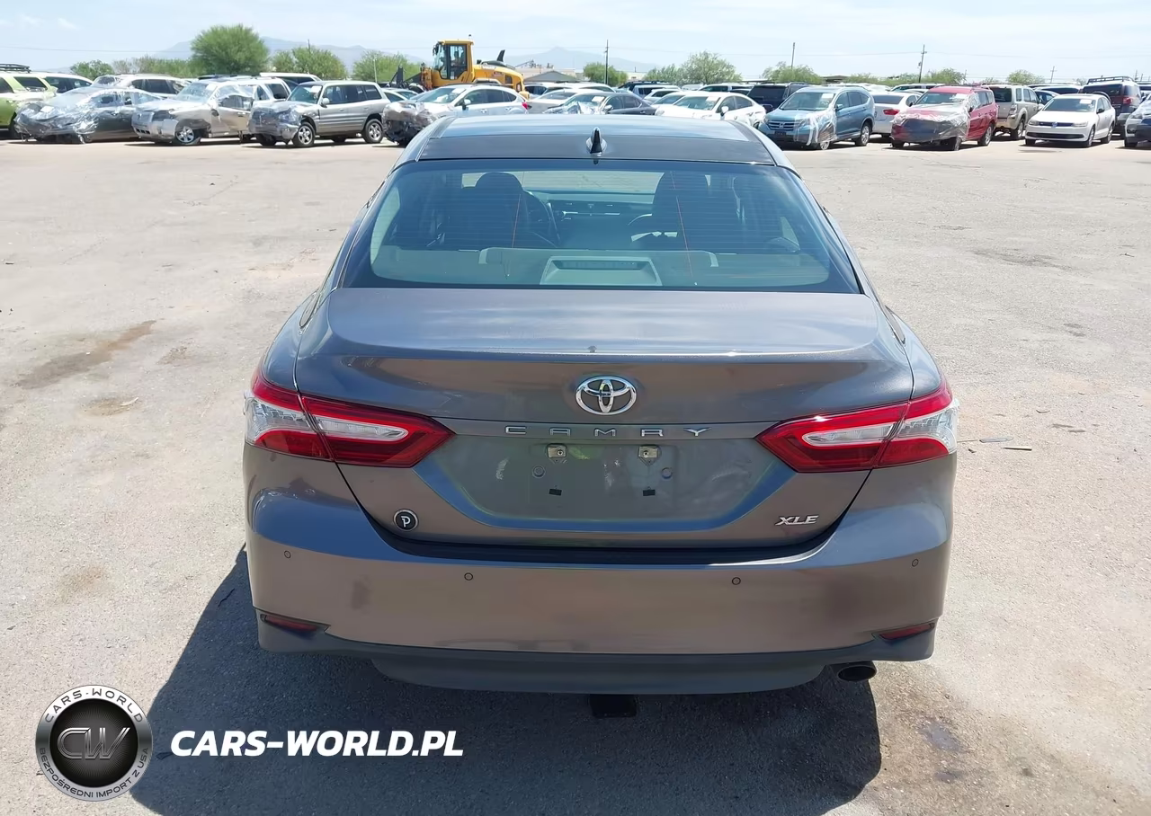 2018 Toyota Camry Xle VIN:4T1B11HK1JU014884 - 16