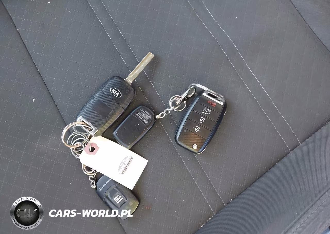 2018 Kia Sorento 3.3L Lx VIN:5XYPGDA54JG371461 - 11