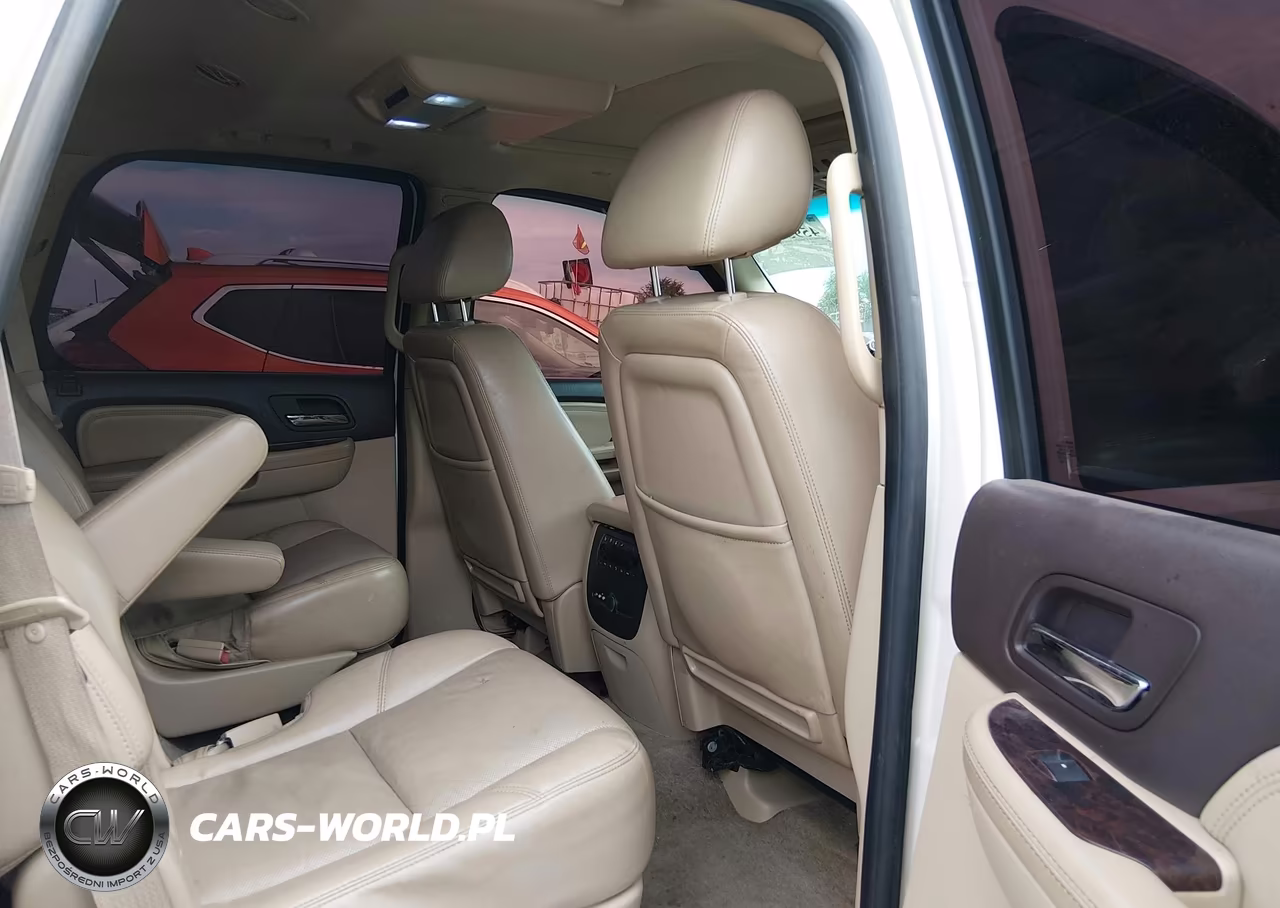 2009 GMC Yukon Denali VIN:1GKFK03219R303335 - 8