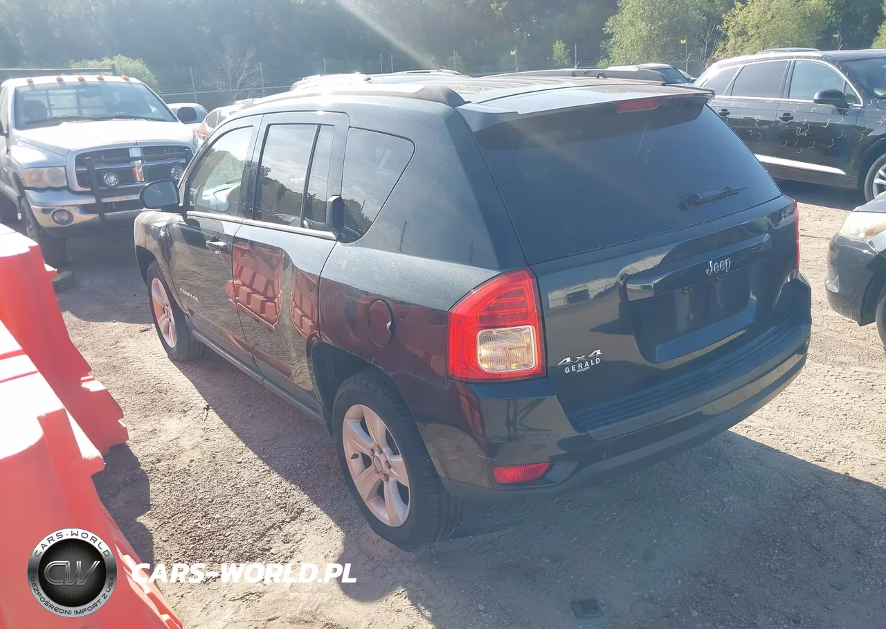 2011 Jeep Compass VIN:1J4NF1FB2BD218174 - 3