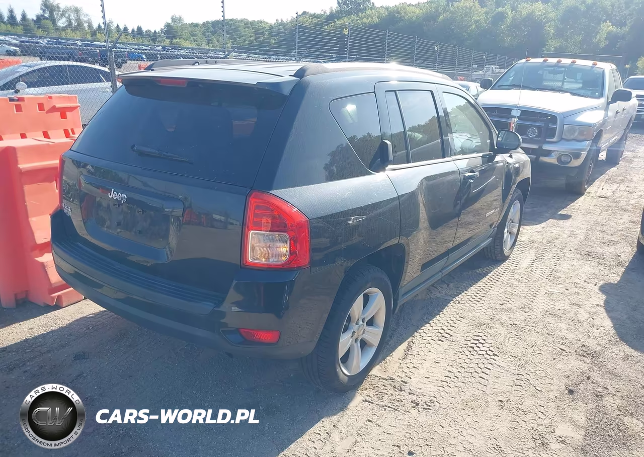 2011 Jeep Compass VIN:1J4NF1FB2BD218174 - 4