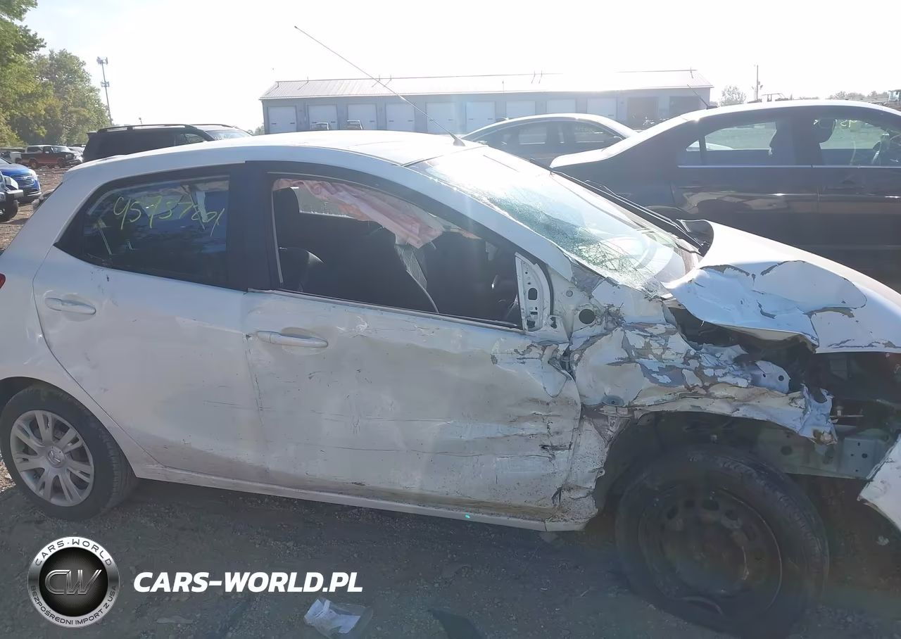 2014 Mazda Mazda2 Sport VIN:JM1DE1KY1E0174694 - 13