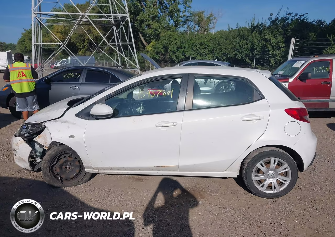 2014 Mazda Mazda2 Sport VIN:JM1DE1KY1E0174694 - 14