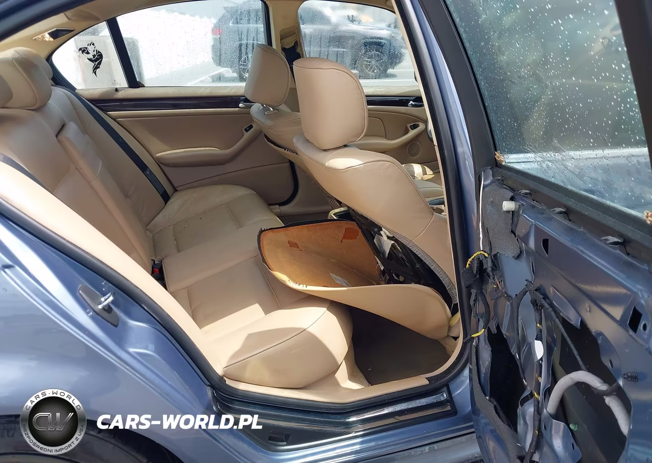 2005 BMW 330I VIN:WBAEV53455KM39660 - 8