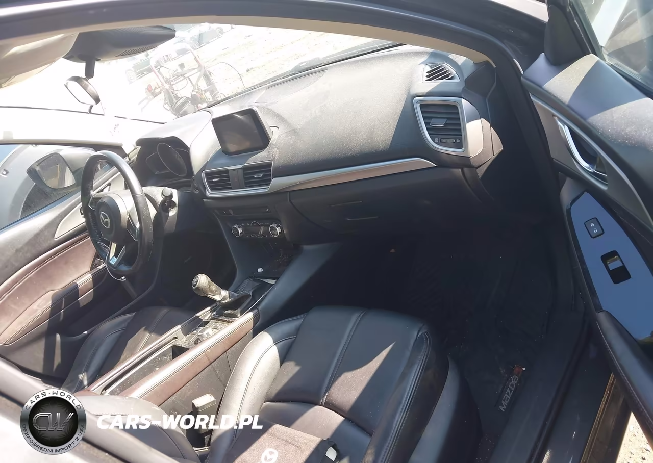 2018 Mazda Mazda3 Touring VIN:3MZBN1V3XJM162412 - 5