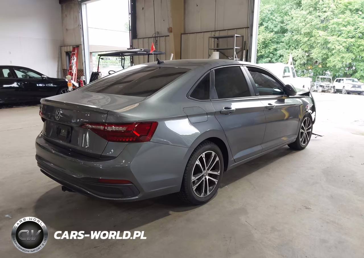 2023 Volkswagen Jetta 1.5T Sport VIN:3VWBM7BUXPM049457 - 4
