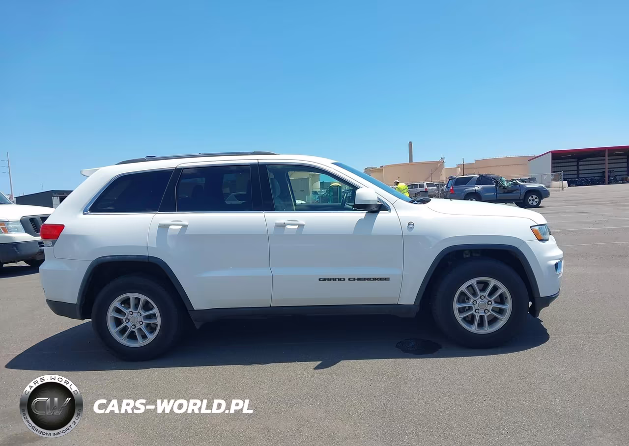 2019 Jeep Grand Cherokee Laredo E 4X4 VIN:1C4RJFAGXKC537026 - 13