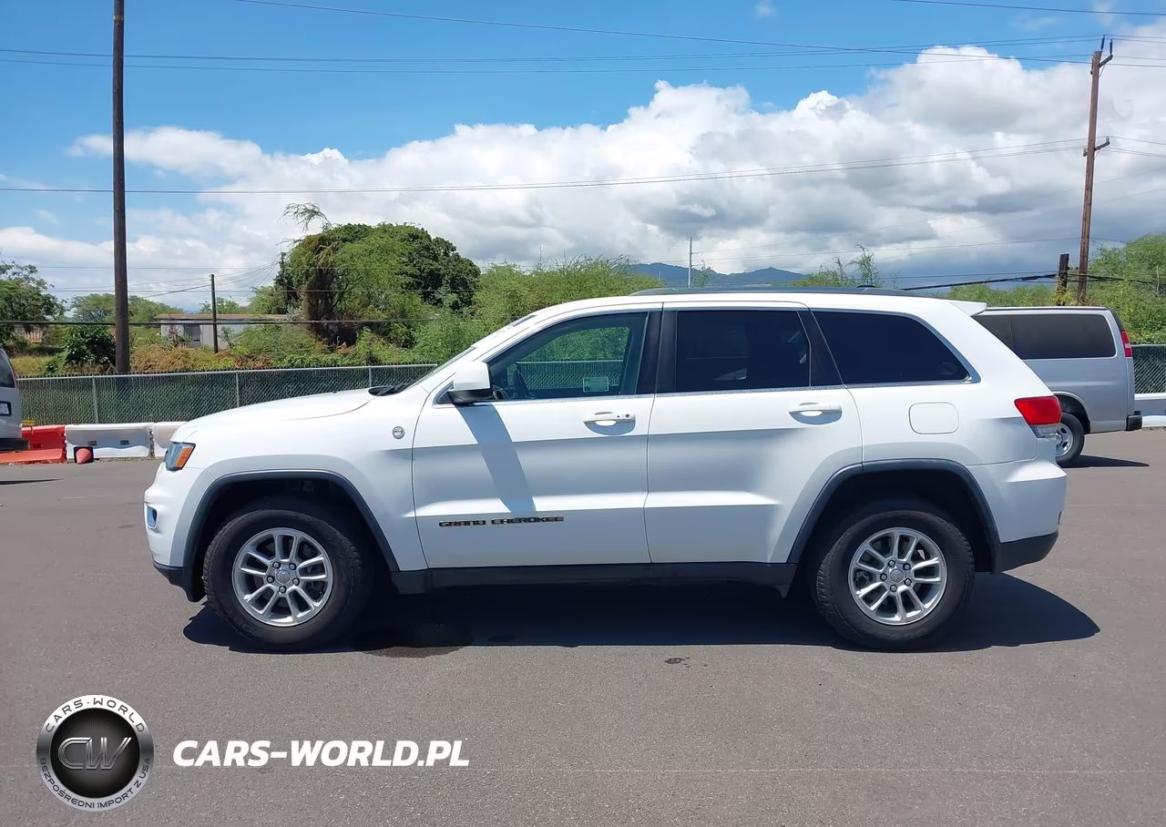 2019 Jeep Grand Cherokee Laredo E 4X4 VIN:1C4RJFAGXKC537026 - 14