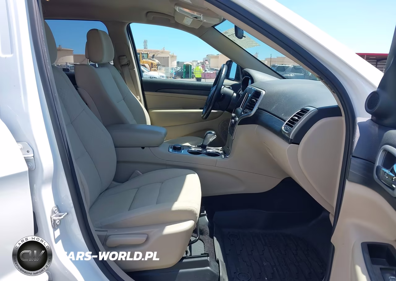 2019 Jeep Grand Cherokee Laredo E 4X4 VIN:1C4RJFAGXKC537026 - 5