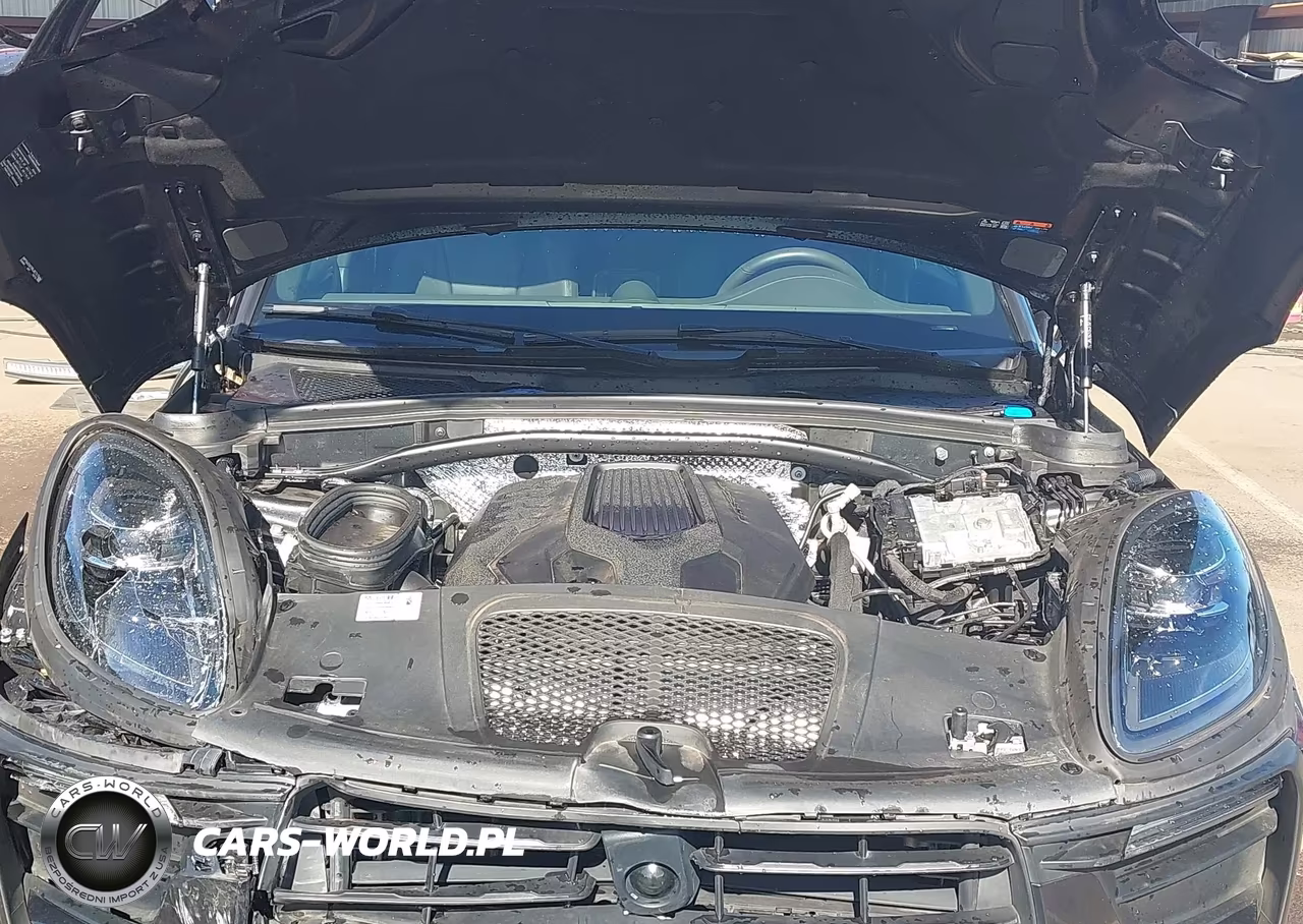 2024 Porsche Macan T VIN:WP1AA2A59RLB07615 - 10