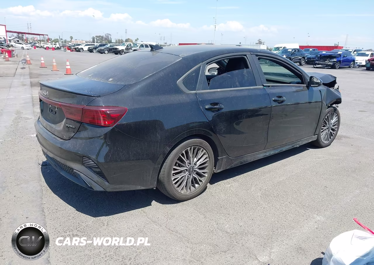 2024 Kia Forte Gt-Line VIN:3KPF54AD2RE746460 - 4