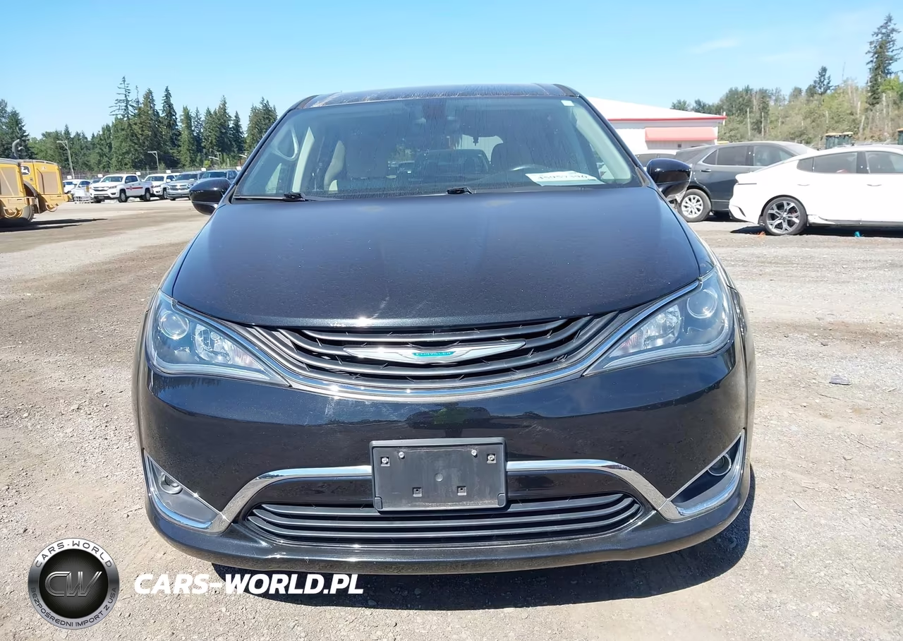 2017 Chrysler Pacifica Hybrid Touring Plus VIN:2C4RC1H75HR797420 - 12