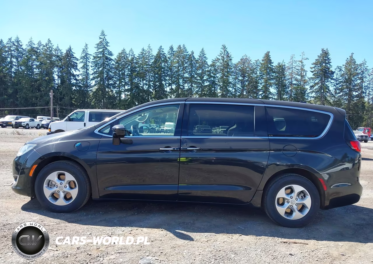 2017 Chrysler Pacifica Hybrid Touring Plus VIN:2C4RC1H75HR797420 - 14