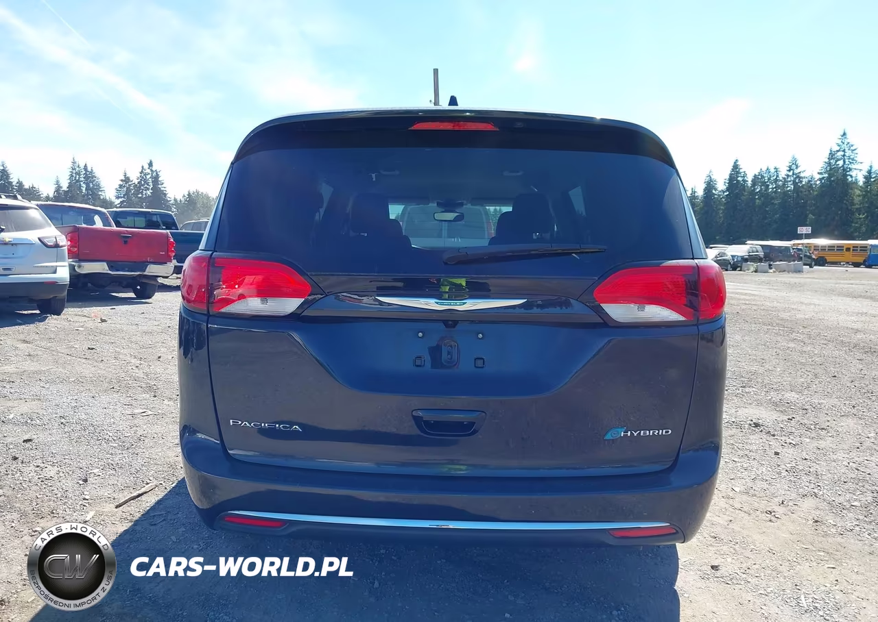 2017 Chrysler Pacifica Hybrid Touring Plus VIN:2C4RC1H75HR797420 - 16