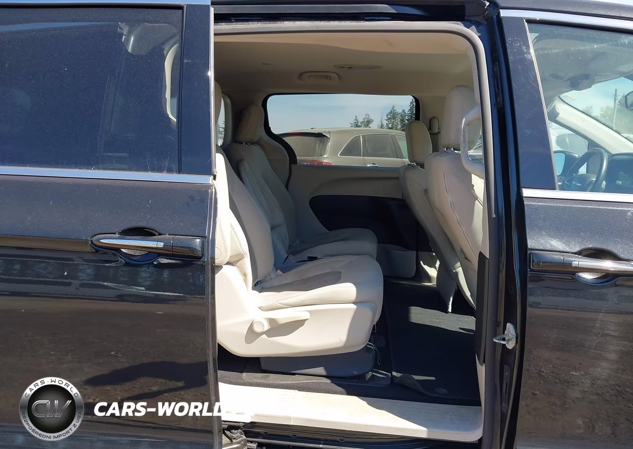 2017 Chrysler Pacifica Hybrid Touring Plus VIN:2C4RC1H75HR797420 - 8