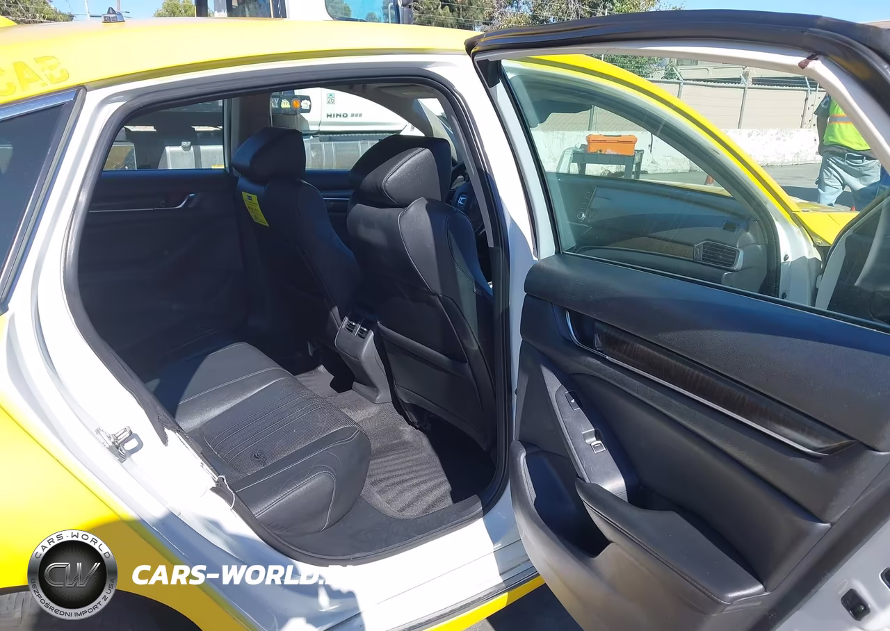 2019 Honda Accord Hybrid Touring VIN:1HGCV3F96KA013436 - 8