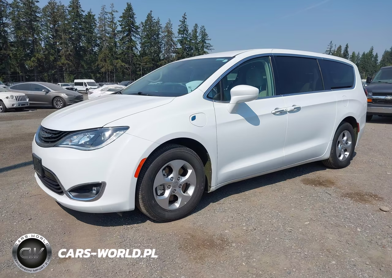 2018 Chrysler Pacifica Hybrid Touring Plus VIN:2C4RC1H73JR311659 - 2