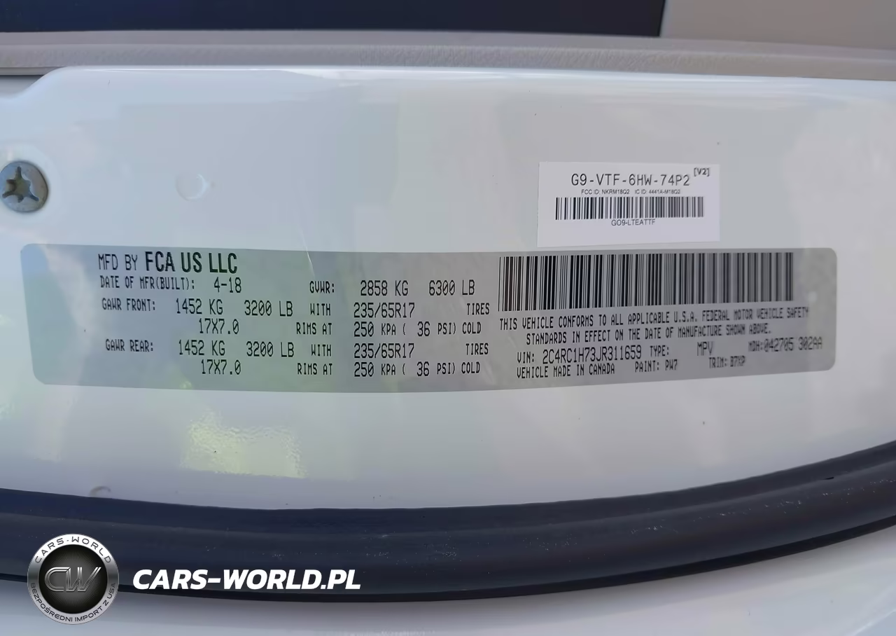 2018 Chrysler Pacifica Hybrid Touring Plus VIN:2C4RC1H73JR311659 - 9