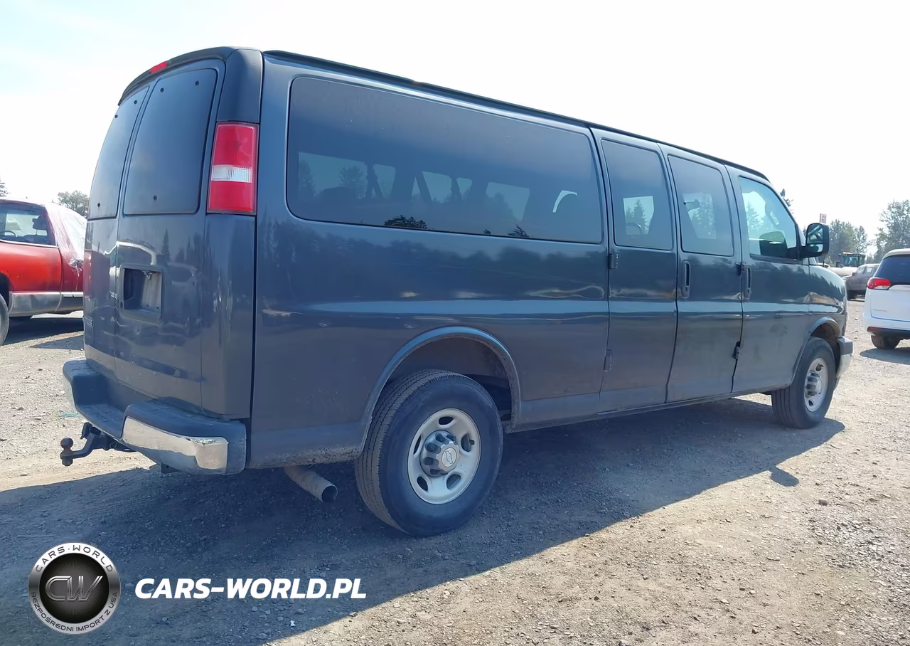 2017 Chevrolet Express 3500 Lt VIN:1GAZGPFF2H1101787 - 4