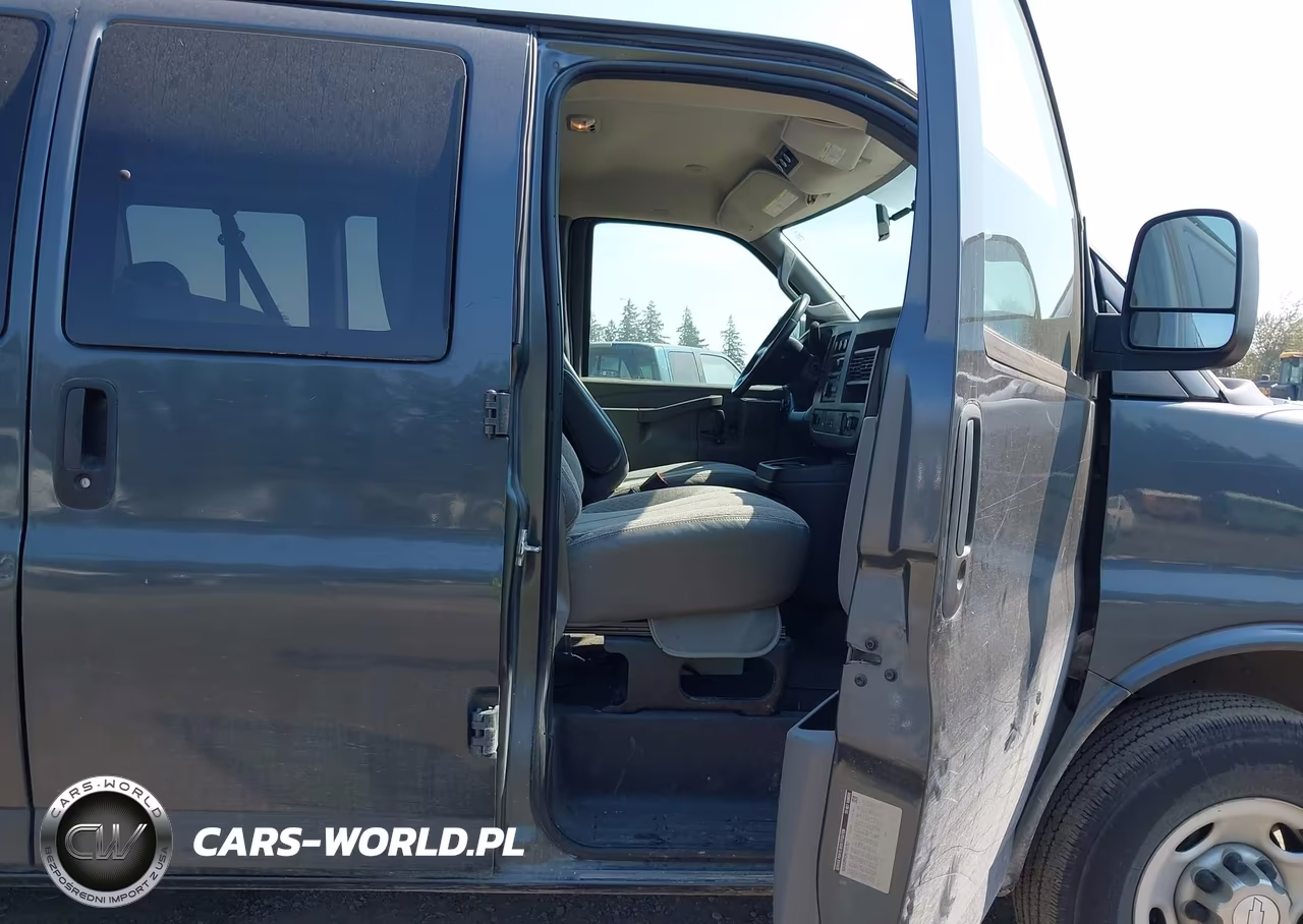 2017 Chevrolet Express 3500 Lt VIN:1GAZGPFF2H1101787 - 5