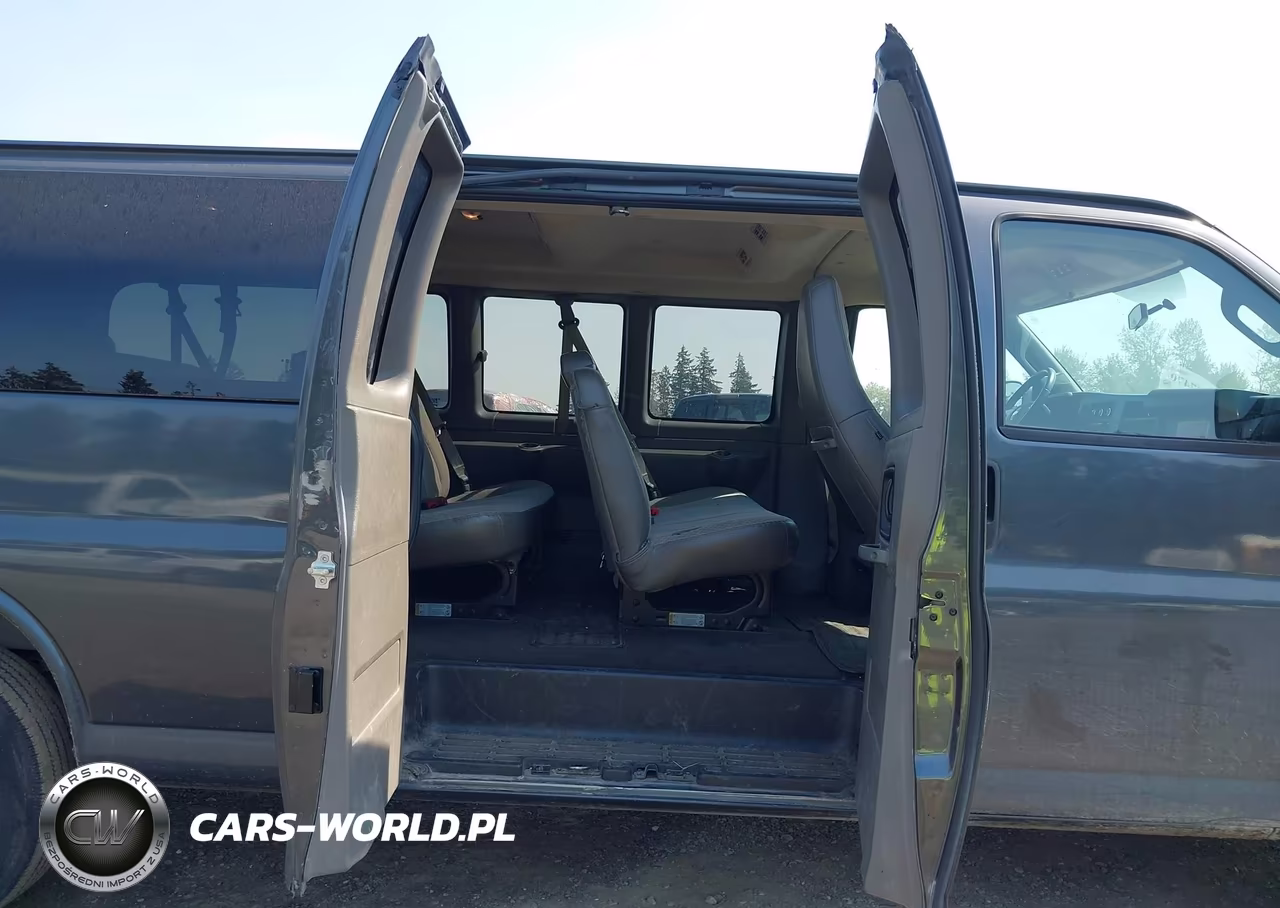 2017 Chevrolet Express 3500 Lt VIN:1GAZGPFF2H1101787 - 8