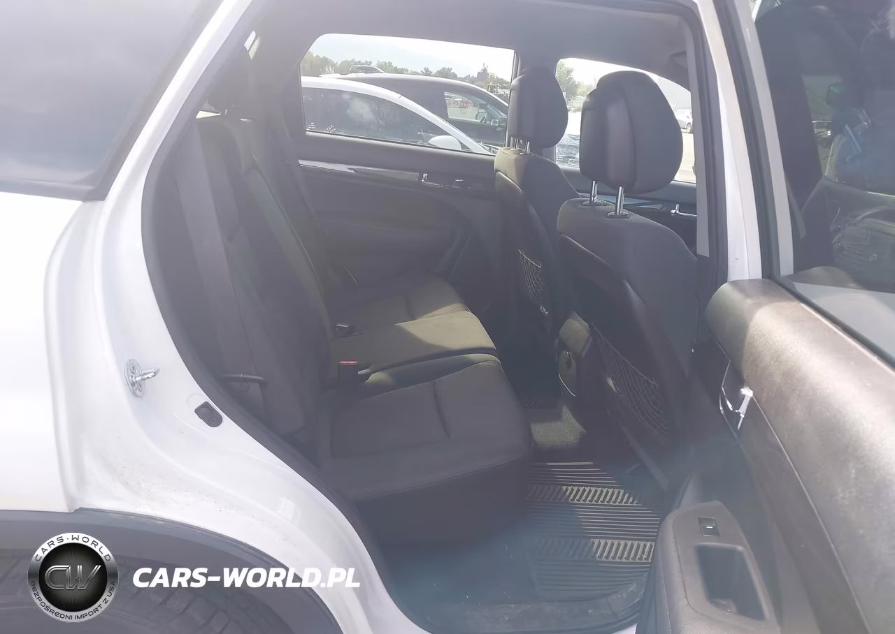 2011 Kia Sorento Lx VIN:5XYKT3A10BG169974 - 8
