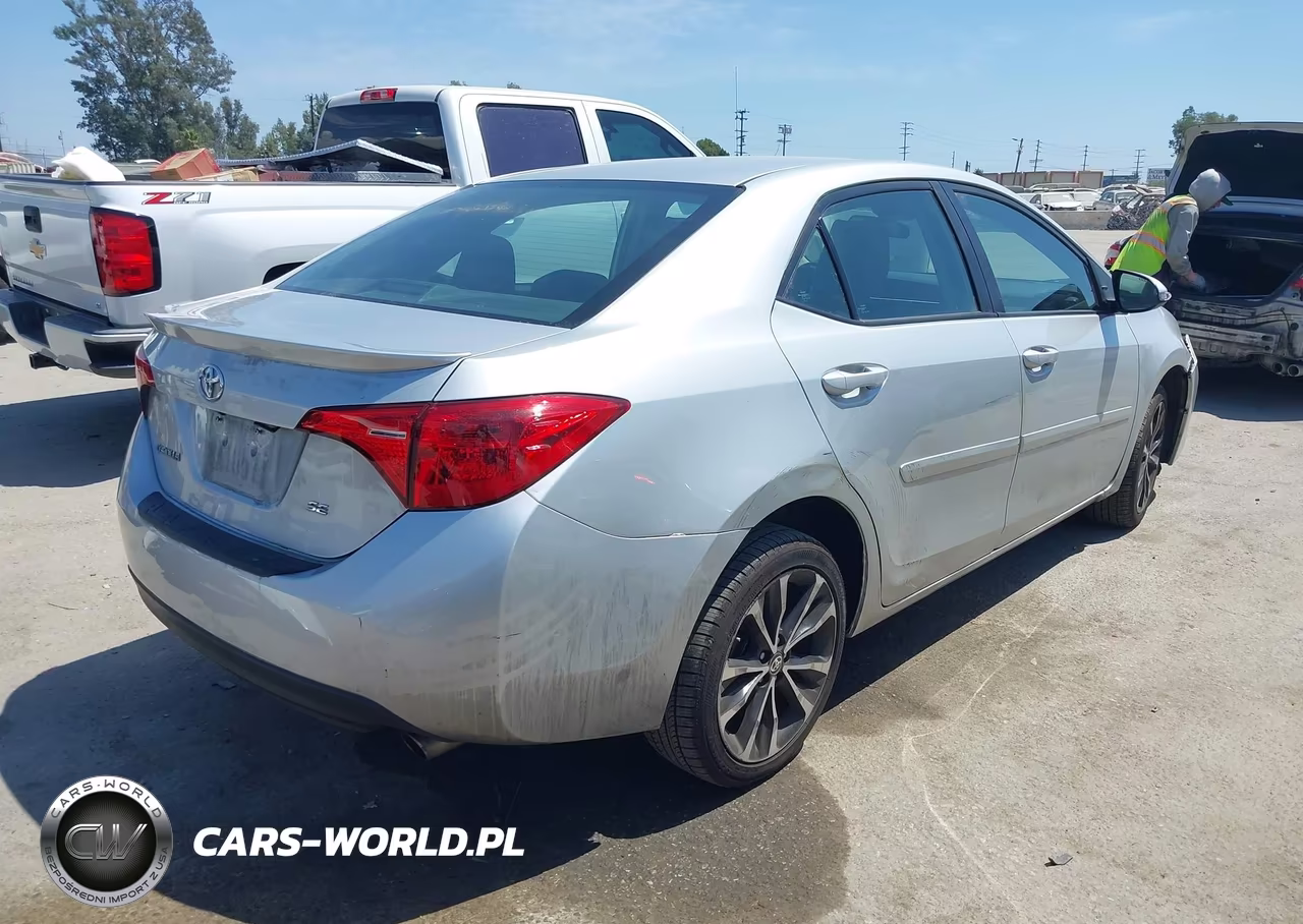 2018 Toyota Corolla Se VIN:5YFBURHE9JP778046 - 4