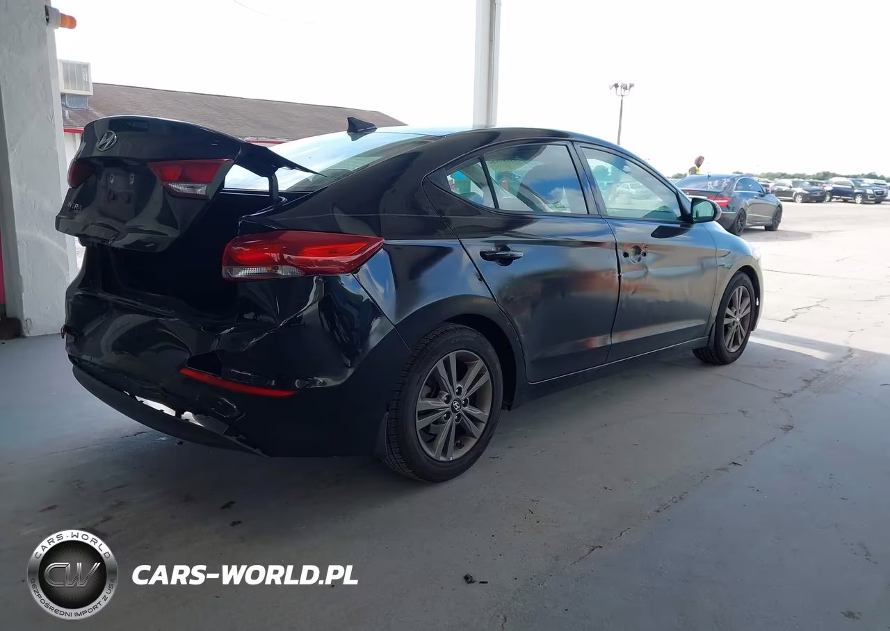2018 Hyundai Elantra Value Edition VIN:5NPD84LF5JH299099 - 4