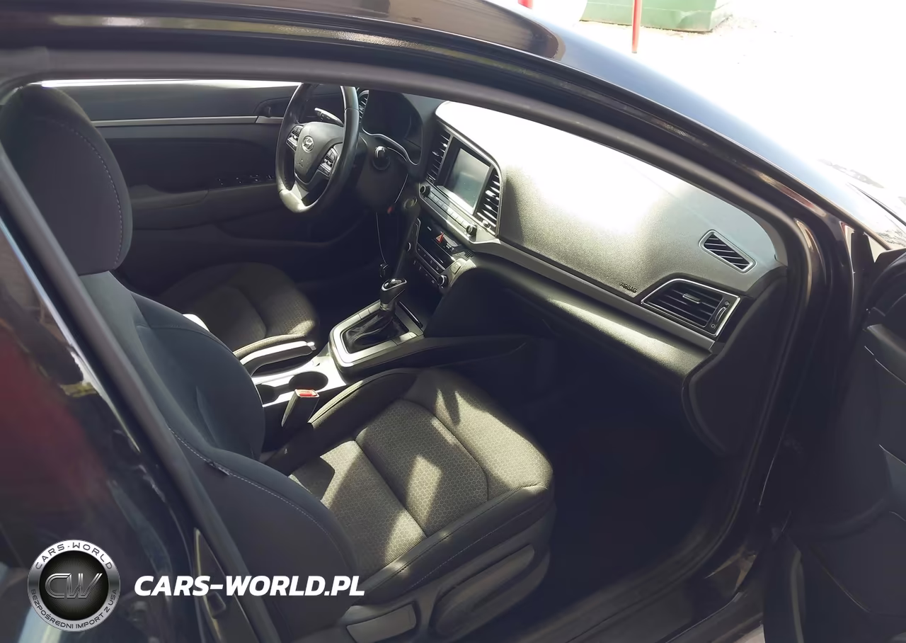 2018 Hyundai Elantra Value Edition VIN:5NPD84LF5JH299099 - 5