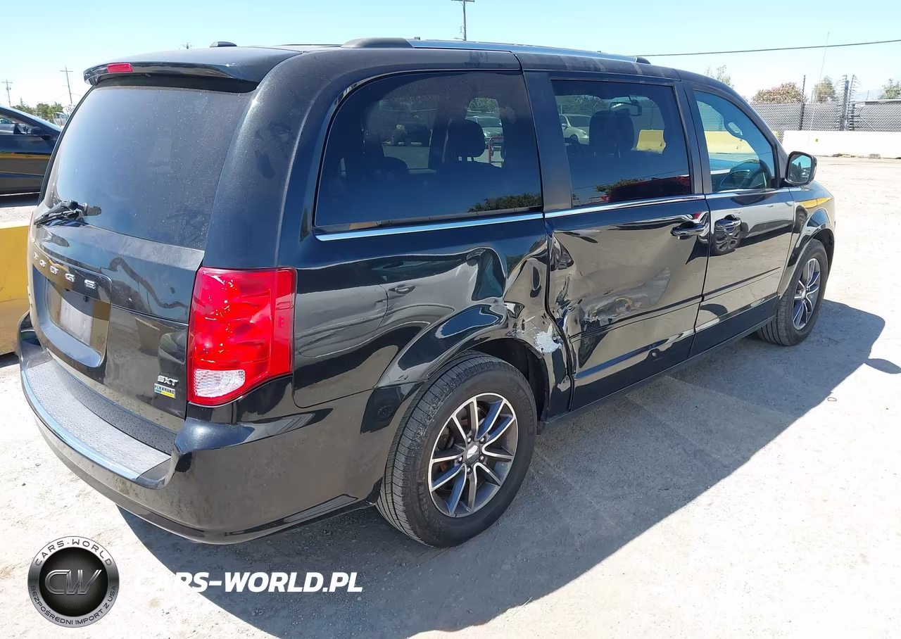 2017 Dodge Grand Caravan Sxt VIN:2C4RDGCG4HR857808 - 4