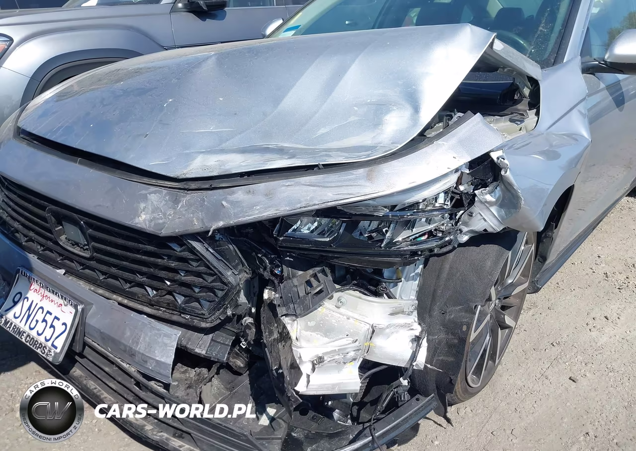 2024 Honda Accord Hybrid Touring VIN:1HGCY2F83RA057431 - 6