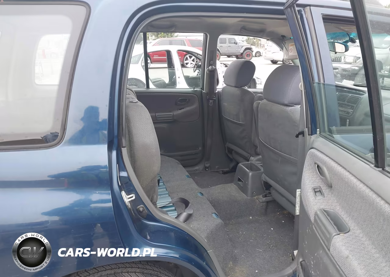 2002 Chevrolet Tracker Hard Top Base VIN:2CNBE13C526938054 - 8