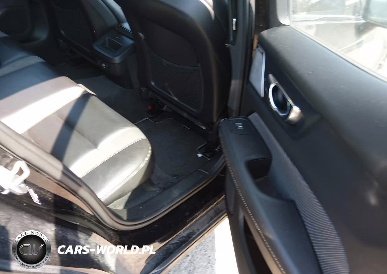 2019 Volvo S60 T6 R-Design VIN:7JRA22TM6KG006034 - 8