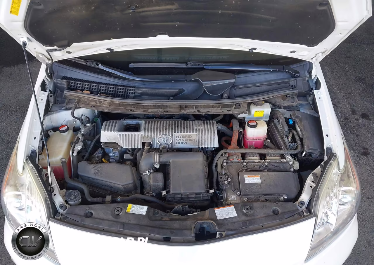 2015 Toyota Prius Two VIN:JTDKN3DU3F1984725 - 10
