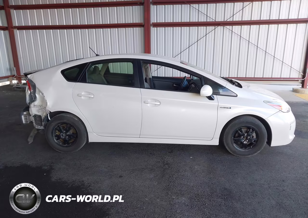 2015 Toyota Prius Two VIN:JTDKN3DU3F1984725 - 13