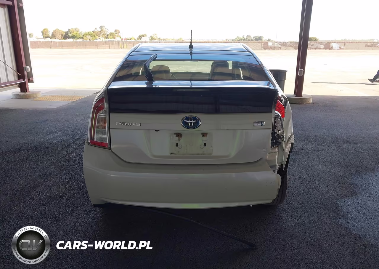 2015 Toyota Prius Two VIN:JTDKN3DU3F1984725 - 16