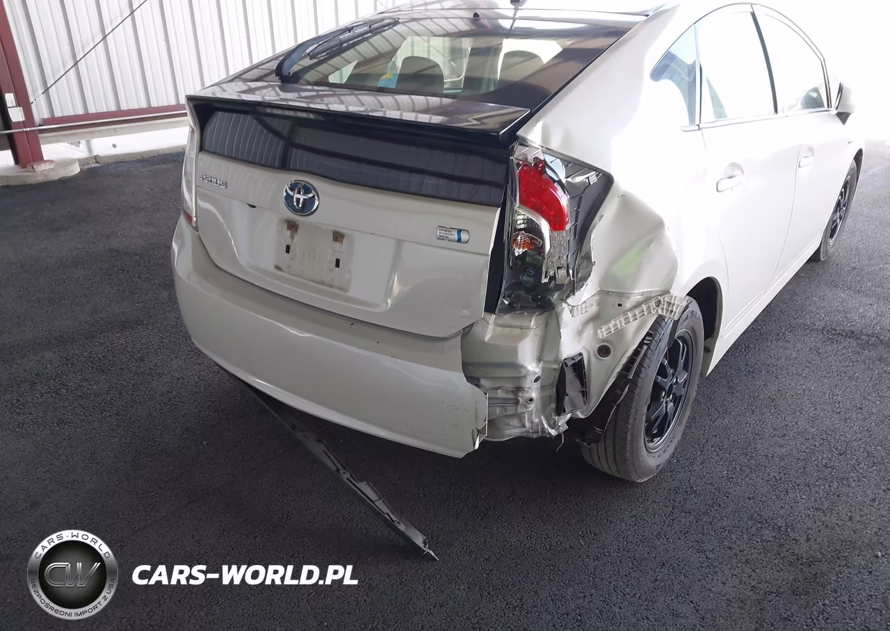 2015 Toyota Prius Two VIN:JTDKN3DU3F1984725 - 6